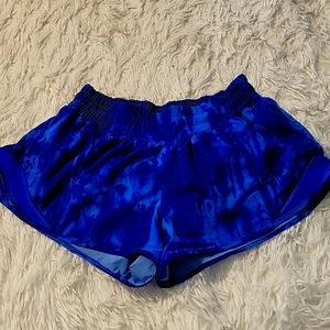 Lululemon Hotty high rise 2.5" shorts